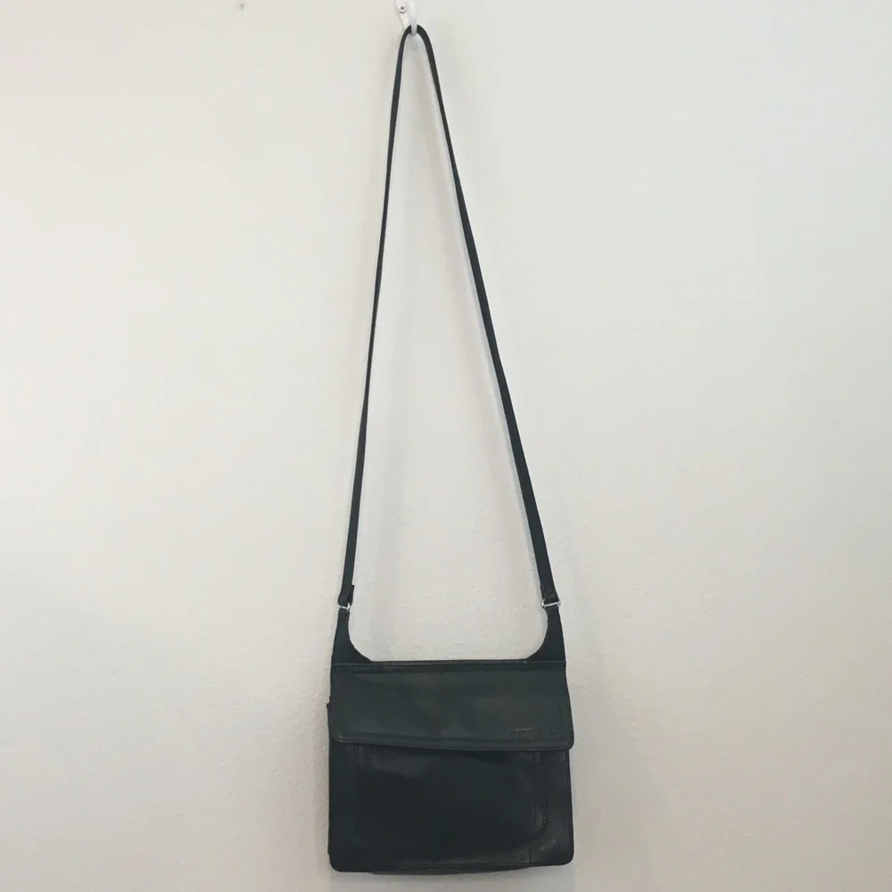 Fossil sleek versatile